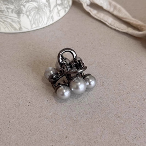 Nouvelle Pince à Cheveux Papillon Mini Haut de Gamme 2026 avec Nœud en Strass Exquis et Perles, Idéale pour Franges et Accessoires de Coiffure - Product Image 5