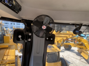 รถตักล้อยาง CAT 428F ใหม่เอี่ยมพร้อมอุปกรณ์ครบครัน เครื่องจักรก่อสร้างอเนกประสงค์สำหรับงานทางหลวงและงานวิศวกรรมในเมือง - Product Image 5