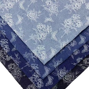 Горячая новинка 2026: Жаккардовая джинсовая ткань с цветочным узором и бабочками для женской верхней одежды, платьев и брюк - Product Image 1