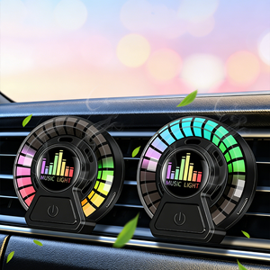 Ambientador con clip para rejilla de ventilación de coche, <span class=keywords><strong>perfume</strong></span> para salida de aire, luz ambiental, lámpara de ritmo musical RGB colorida - Product Image 1