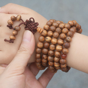 Bracciale/Collana da Meditazione Buddista in Legno Naturale con 108 Perle Bodhi a Forma di Pesce, per Uomo - Vendita all'Ingrosso - Product Image 5