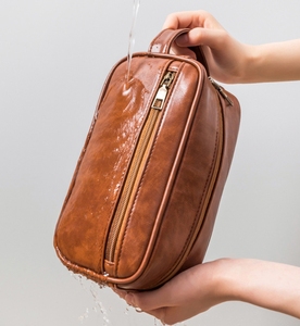<span class=keywords><strong>Trousse</strong></span> <span class=keywords><strong>de</strong></span> <span class=keywords><strong>Toilette</strong></span> Portable en PU <span class=keywords><strong>pour</strong></span> <span class=keywords><strong>Homme</strong></span> Vente en Gros Usine, <span class=keywords><strong>Trousse</strong></span> <span class=keywords><strong>de</strong></span> Rasage Zippée <span class=keywords><strong>Grande</strong></span> Taille Holographique Personnalisée - Product Image 2