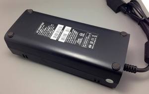 Cargador dedicado Safety Guardian para Xbox 360 Slim con múltiples protecciones para juegos sin preocupaciones Fuente de alimentación estable durante mucho tiempo - Product Image 2