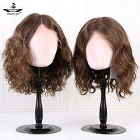 Perruque luxueuse en cheveux humains russes brun foncé non teints, avec base légère et respirante, effet naturel de la ligne des cheveux, et dessus en dentelle.