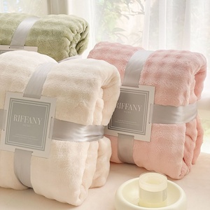 Manta de Franela de Coral para Cama, de Doble Cara, Pequeña, Moderna y Sencilla, de Fibra de Poliéster, para Invierno - Product Image 1