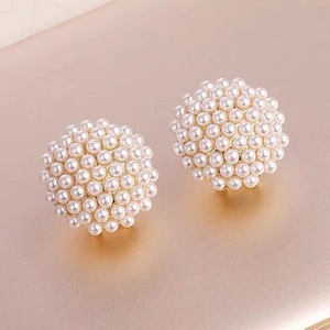 Clip-on Stud <b>Earrings</b> with a Luxurious Feel Small Rice-Shaped Pearl <b>Earrings</b> - Product Image 3