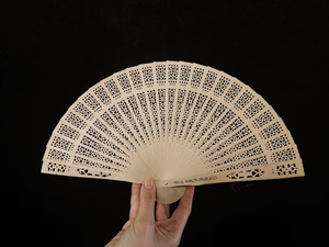 พัดไม้จันทร์แบบชนบทตามสั่งสไตล์จีนสำหรับใช้ในร่มสำหรับงานแต่งงานเจ้าสาวในฤดูร้อนงานแต่งงานงานแต่งงานริมชายหาดของตกแต่งบ้าน - Product Image 6