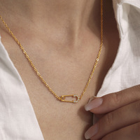 Collier pendentif classique en acier inoxydable plaqué or avec diamants pour fille, à porter au quotidien