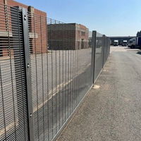 Clôture de sécurité anti-escalade à mailles fines haute densité 358 certifiée CE, vue claire, galvanisée à chaud, revêtement vinyle, usage industriel