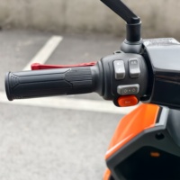 Moped électrique 2026 EEC, batterie externe facilement amovible, résistant à la poussière et à la saleté, fluide et stable pour les trajets en ville