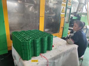 Tapis de stabilisation de passerelle longue durée Pavés de contrôle de boue rentables Grilles de rétention de gravier esthétiques - Product Image 3