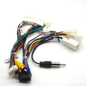 Ensemble de câbles Plug and Play pour remplacement de radio OEM et installation de caméra de recul - Product Image 3