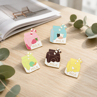 Broche personnalisée en émail souple, forme de carton de lait, logo moulé UV, vente en gros, en alliage de zinc, émail dur, pour décoration de vêtements