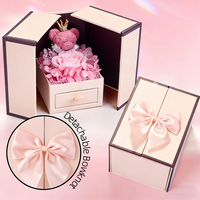 Handgefertigte Konservierte Blumen-Rosenbär Doppeltürige Geschenkbox - Hochwertige Elegante Valentinstag-Schmuckverpackung im Chinesischen Stil