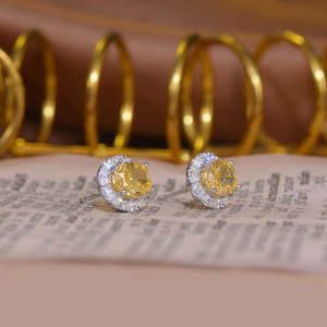 Pendientes Rectos Ovalados de Plata Amarilla de Ley 925 Chapados en Oro de 14K y 10K de 8x10mm - Product Image 4