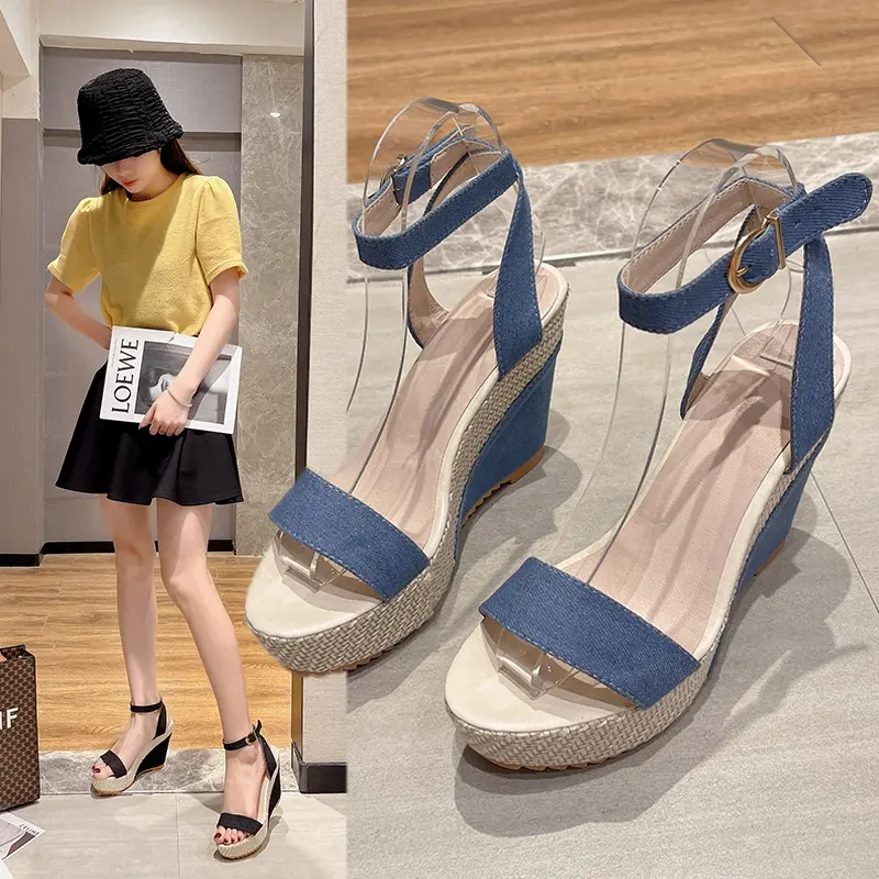 Sapatos de verão Denim One Line Ankle Strap Tamanho Grande Mesa Impermeável Open Toe Mulheres Sandálias Com Wedge Heel