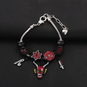 Pulsera <span class=keywords><strong>de</strong></span> moda con temática Hellfire <span class=keywords><strong>Club</strong></span>, pulsera con dijes <span class=keywords><strong>de</strong></span> dados y espadas <span class=keywords><strong>de</strong></span> esmalte negro y rojo, <span class=keywords><strong>pulseras</strong></span> retro <span class=keywords><strong>de</strong></span> película para chicas - Product Image 4
