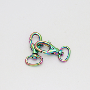 Venta al por mayor de lujo <span class=keywords><strong>Metal</strong></span> langosta hebilla llavero juguetes <span class=keywords><strong>12mm</strong></span>-35mm silicona langosta gancho con característica fuerte - Product Image 3