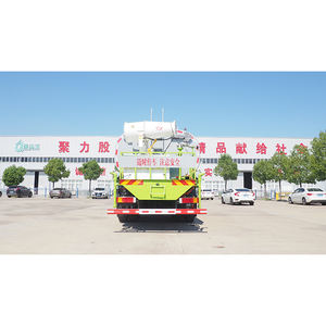 Camion de pulvérisation d'eau compact pour le nettoyage des trottoirs, camion-citerne de 8000 litres pour le remplissage des piscines - Product Image 5