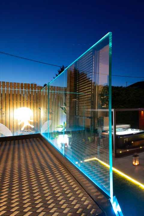 Safety High Quality U Channel Glass Railing System With RGB LED Light ...