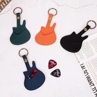 Tas Pick Gitar Kulit PU Tempat Pick Gitar Bentuk Gitar dengan Gantungan Kunci Aksesori Instrumen Senar