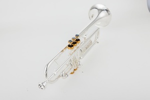 Trompette professionnelle en laiton plaqué argent avec clé de Sib, corps bicolore, embouchure inversée, design moderne pour performance en orchestre - Product Image 6