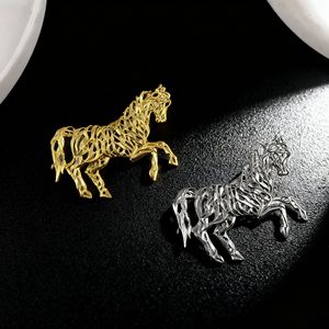 Spilla a Forma di Cavallo in Metallo Traforato di Lusso all'Ingrosso per Accessori da Uomo, <span class=keywords><strong>Moda</strong></span> <span class=keywords><strong>Stilista</strong></span> e Individualità - Product Image 4