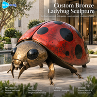 Sculpture de coccinelle colorée en bronze, finition peinte, laiton, cuivre, statue d'insecte personnalisée pour hôtel, cour, villa, jardin, place publique