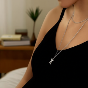 Collar de Acero Inoxidable con Colgante de Letra K de 1 cm, Cadena de un Solo Lado - Product Image 3