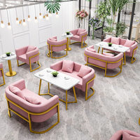 Luxuriöses PU-Tisch-und-Stuhl-Set für Westliche Restaurants, Cafés, Teeläden, Ruhebereiche, Hochwertige Hotellobby, Besprechungsbereiche und Sofas