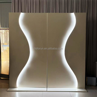 Mur de toile de fond de mariage ondulé à six panneaux LED, arche ondulée or et blanc pour la décoration de scène d'événements et de fêtes de mariage
