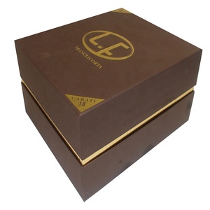 Grand carton de rangement pour whisky Hennessy 750 ml avec poignée découpée, boîte cadeau pliable avec couvercle et base, pelliculage mat, recyclable - Product Image 6