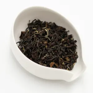 2024 pabrik langsung teh hitam qingming daun besar Yunnan teh hitam berujung emas teh hitam untuk distributor