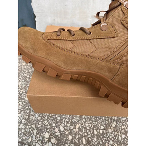 รองเท้าบูทคอมแบทผู้ชาย หนังสีน้ำตาล กันน้ำ ทนต่อการเจาะทะลุ เหมาะสำหรับการฝึกในทะเลทราย พื้นรองเท้าด้านนอกทำจากยาง พื้นเตี้ย - Product Image 4