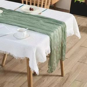 Chemin de table en voile froissé avec franges à pompons, style bohème, nappe pour décoration de mariage, vente en gros - Product Image 1