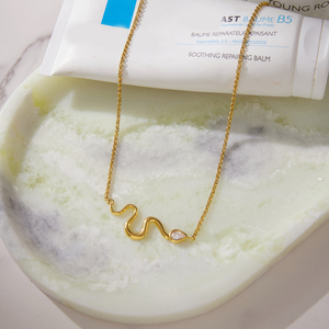 Collana J&D Jewelry Snake Wave in acciaio inossidabile placcato <span class=keywords><strong>oro</strong></span> 18 carati con pendente a goccia in zirconia per donna, impermeabile, regalo minimalista. - Product Image 5