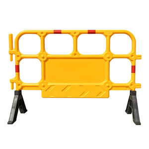 Barrera de Tráfico Reflectante Prismática de Alta Intensidad HDPE/PE Roja de 1400 mm, IP22, No Llenable con Agua, para Obras Viales - Product Image 4