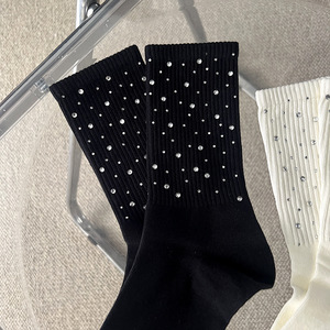 Chaussettes hautes à motif écossais sans couture, respirantes, absorbant la transpiration, en coton, élasthanne et nylon, automne, noir et blanc - Product Image 3