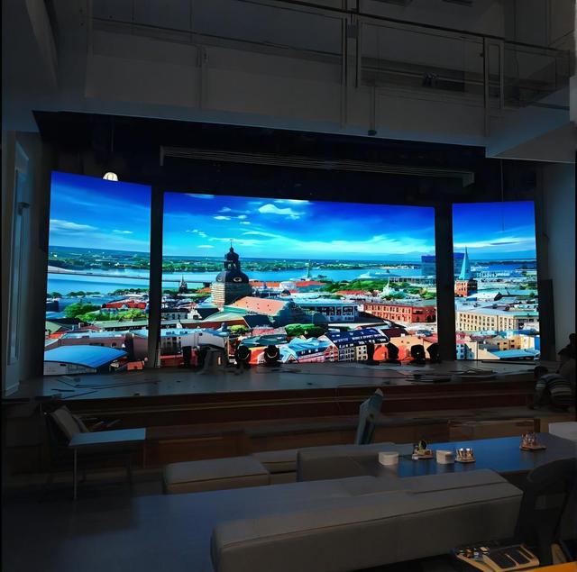 P1.86 P2 P2.5 Full Color Indoor LED Display Screen Small pixel Pitch High-definition Video Wall for Sports Bars Live Streaming