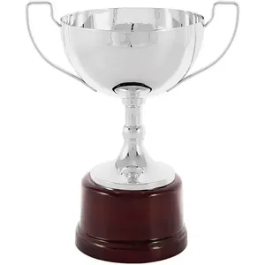Coppa Sportiva Elegante Argentata con Manici e Base in Legno di Mogano – Personalizzazione con Logo e Testo - Product Image 1