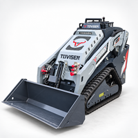TOVISEN Compact Mini Skid Steer Loader dengan Mesin Diesel Kubota 25HP V1000 Skid Loader dengan Kapasitas Angkat Maksimum 1430 lb