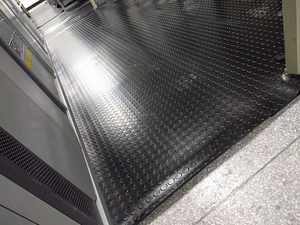 Tapis de sol en caoutchouc nickel pièce de monnaie pour fourgonnettes et remorques - Product Image 5