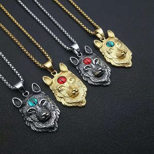 Collier Pendentif Tête de Loup Ice Field en Acier Inoxydable Plaqué Or et Argent avec Sertissage Lunette Œil Rouge et Bleu, Bijou Unisexe - Product Image 1