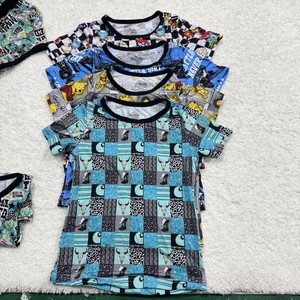 Set Camicia a Maniche Corte con Stampa per Ragazzi Stile Inglese Completo 2 Pezzi per l'Estate - Product Image 3