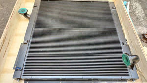 Radiateur de machines de construction avec réservoir d'eau 13F91000 pour pièces d'excavatrice DH500-7 - Product Image 2