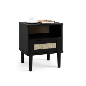 Comodino Senja in legno massello nero 15,7x13,8x18,9 pollici con cassetto effetto rattan, mobile da camera da letto - Product Image 1