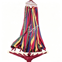 Hamac de camping et de randonnée pour 2 personnes en toile durable et facile d'entretien, mélange coton-polyester, avec barre transversale en bois massif, rayures arc-en-ciel