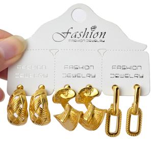 ต่างหูห่วงชุบทองคุณภาพสูง ทำจากสแตนเลสสตีล 304/316L ป้องกันการแพ้ ไม่หมอง ไม่เป็นสนิม กันน้ำ เหมาะสำหรับทุกเพศทุกวัย ทันสมัย เหมาะสำหรับงานแต่งงาน - Product Image 4