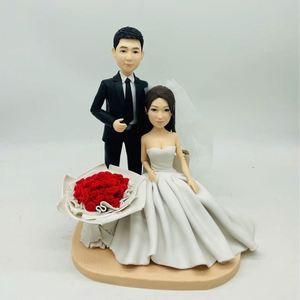 Figuras Románticas de Pareja de Novios para Decoración de Pasteles, en Oferta - Product Image 1