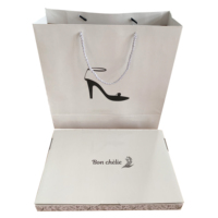 Usine chinoise Boîte d'expédition en carton ondulé blanc avec logo personnalisé avec sac en papier pour sous-vêtements masculins Boîte d'emballage pour lingerie femme